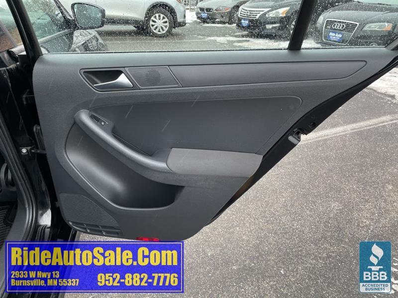 Volkswagen Jetta  2012