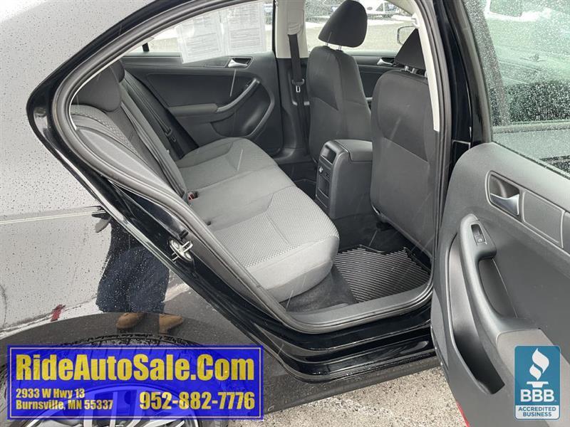 Volkswagen Jetta  2012