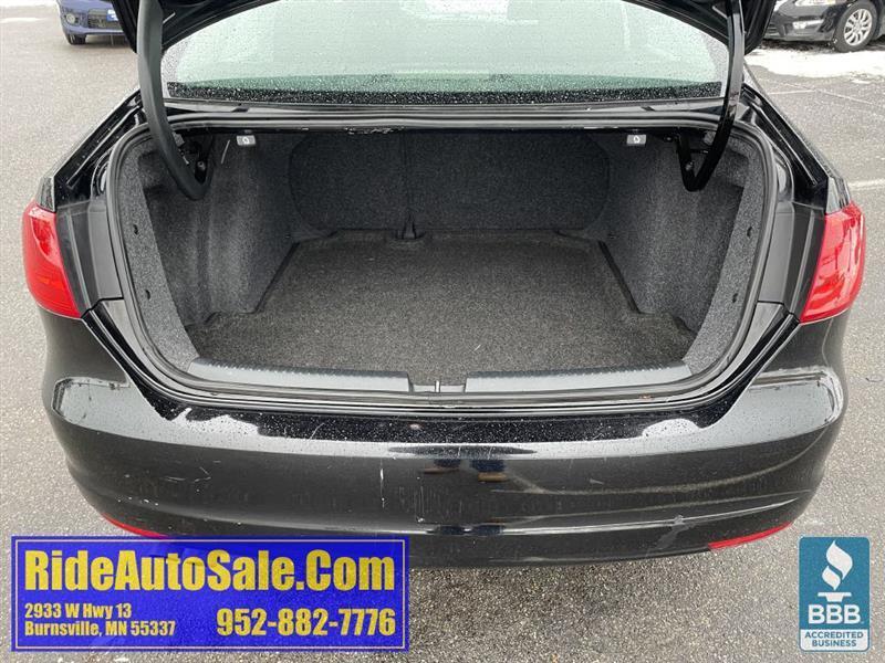 Volkswagen Jetta  2012