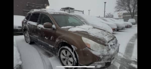 2011 Subaru Outback 3.6R Limited, 5dr Wagon, AWD, V6, all options!