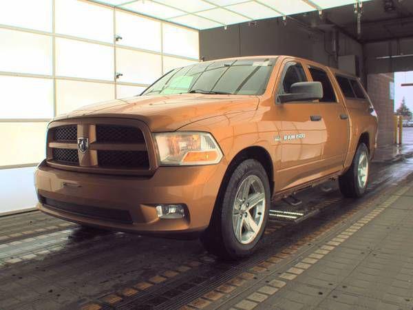 2012 Dodge RAM 1500 Express, Crew cab 4dr, 4x4, 5.7 HEMI V8, SHARP !