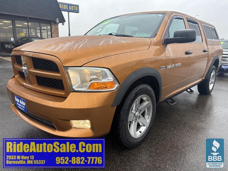 2012 Dodge RAM 1500 Express, Crew cab 4dr, 4x4, 5.7 HEMI V8, SHARP !