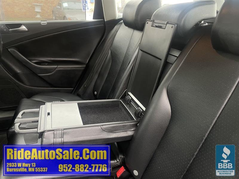 Volkswagen Passat Wagon  2010