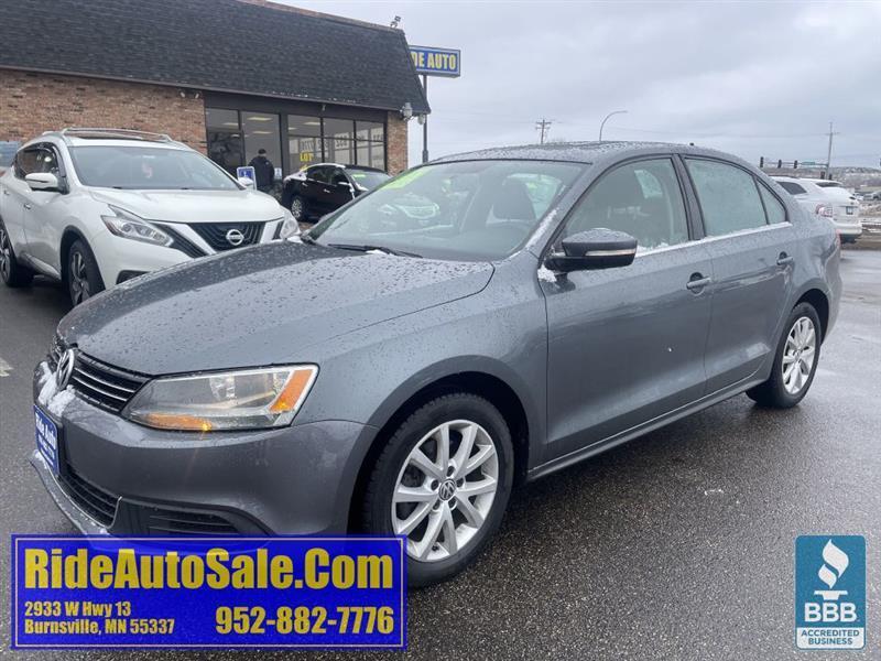 2013 Volkswagen Jetta SE, 4dr sedan, reliable 2.5 5cyl, 5 speed, nice!