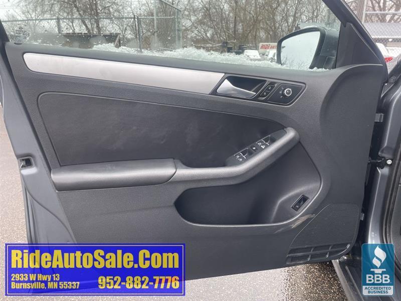 Volkswagen Jetta  2013