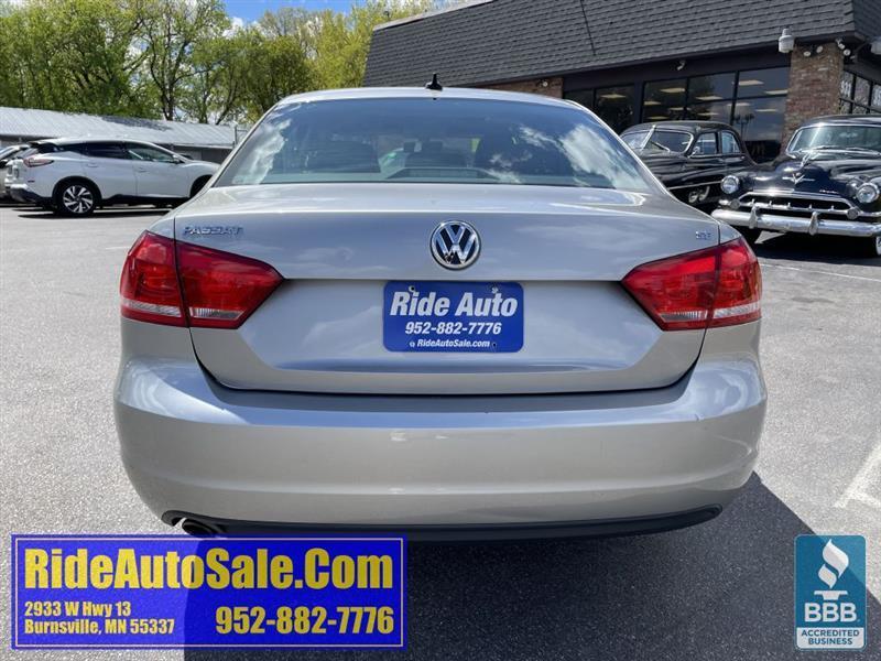 Volkswagen Passat  2012