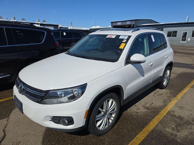 2013 Volkswagen Tiguan 2.0T SE 4Motion AWD, 4cyl, Leather, P-roof !
