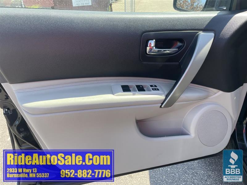 Nissan Rogue  2011