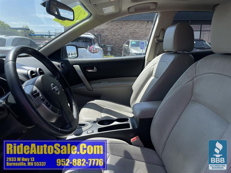 Nissan Rogue  2011