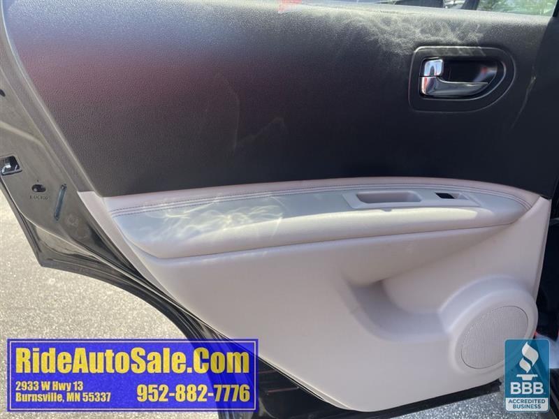 Nissan Rogue  2011