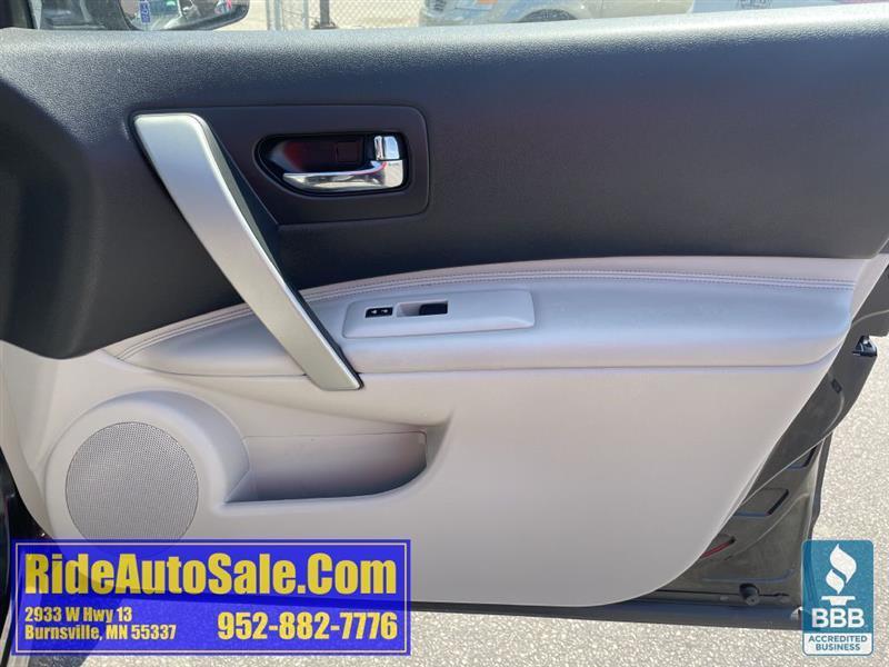 Nissan Rogue  2011