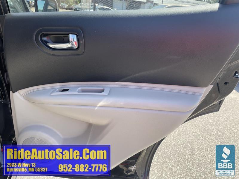 Nissan Rogue  2011