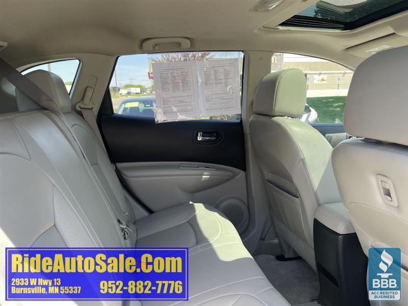 Nissan Rogue  2011