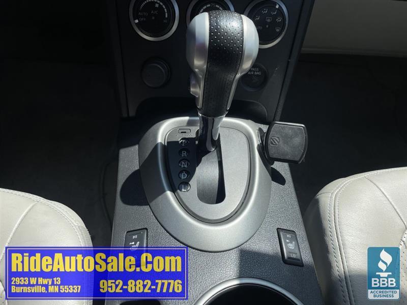 Nissan Rogue  2011
