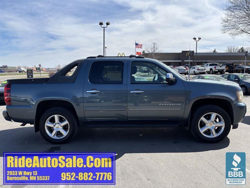 Chevrolet Avalanche  2011