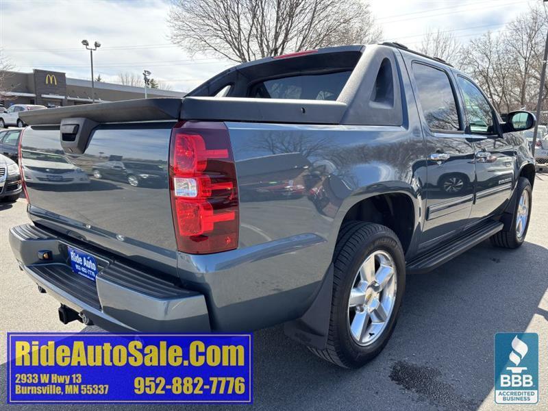 Chevrolet Avalanche  2011