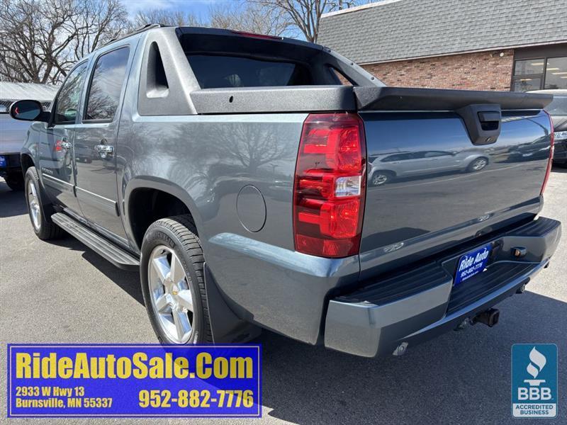 Chevrolet Avalanche  2011