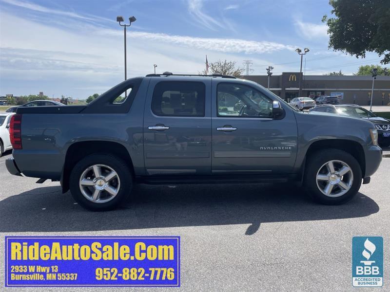 Chevrolet Avalanche  2011