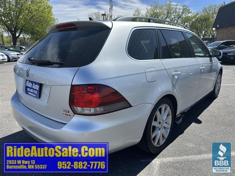 Volkswagen Jetta SportWagen  2011