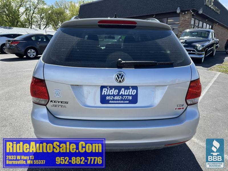 Volkswagen Jetta SportWagen  2011