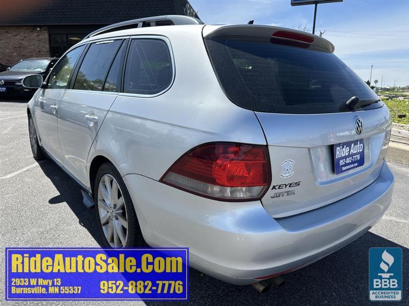 Volkswagen Jetta SportWagen  2011