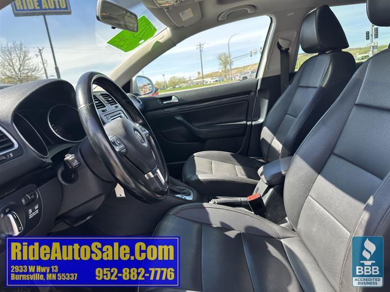 Volkswagen Jetta SportWagen  2011