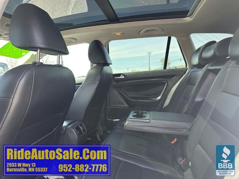 Volkswagen Jetta SportWagen  2011