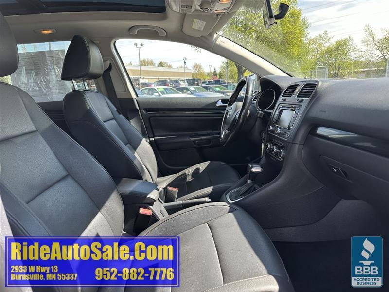 Volkswagen Jetta SportWagen  2011