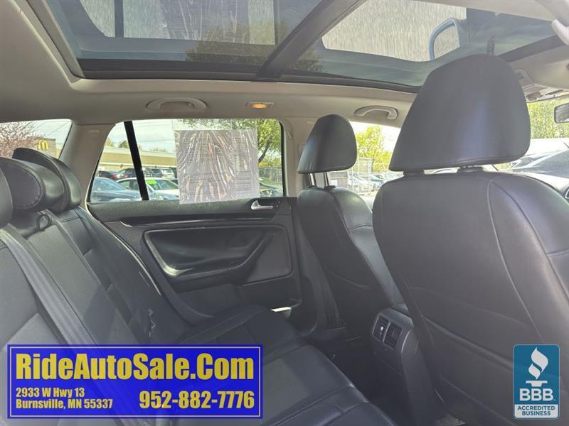Volkswagen Jetta SportWagen  2011