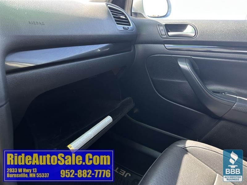 Volkswagen Jetta SportWagen  2011