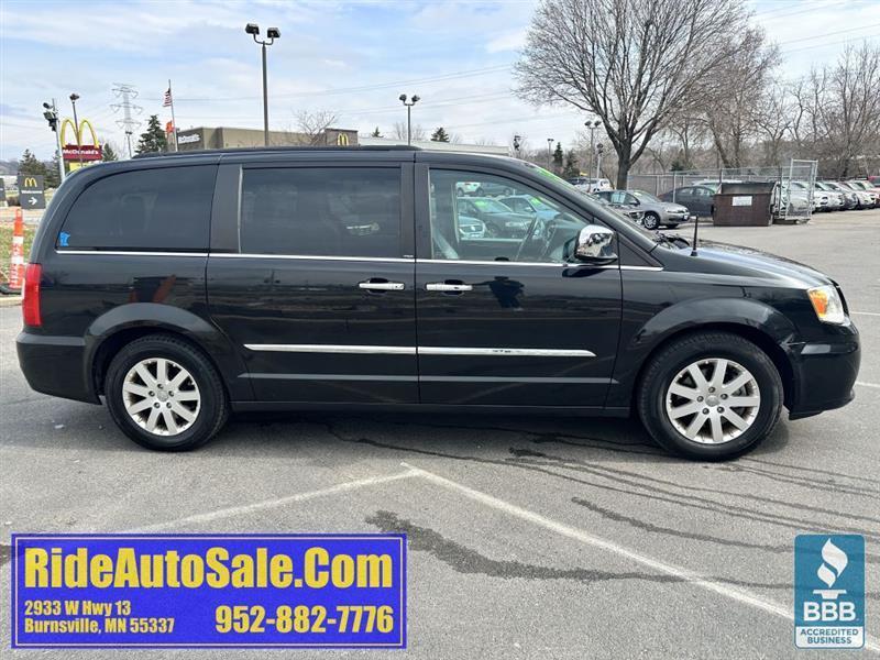 Chrysler Town & Country  2012