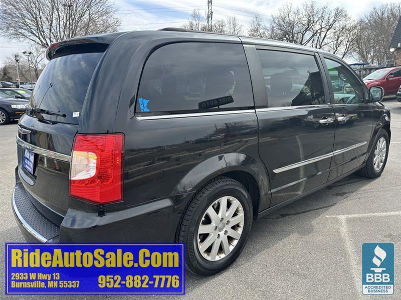 Chrysler Town & Country  2012