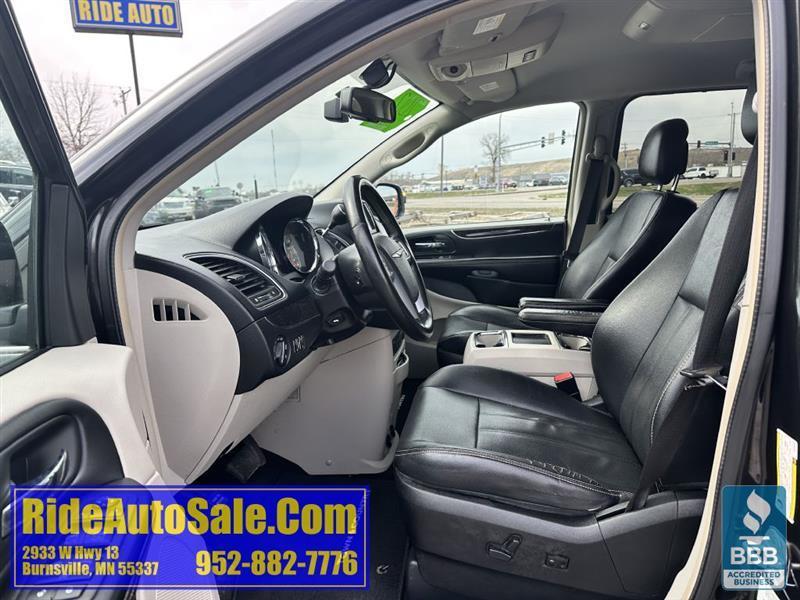 Chrysler Town & Country  2012