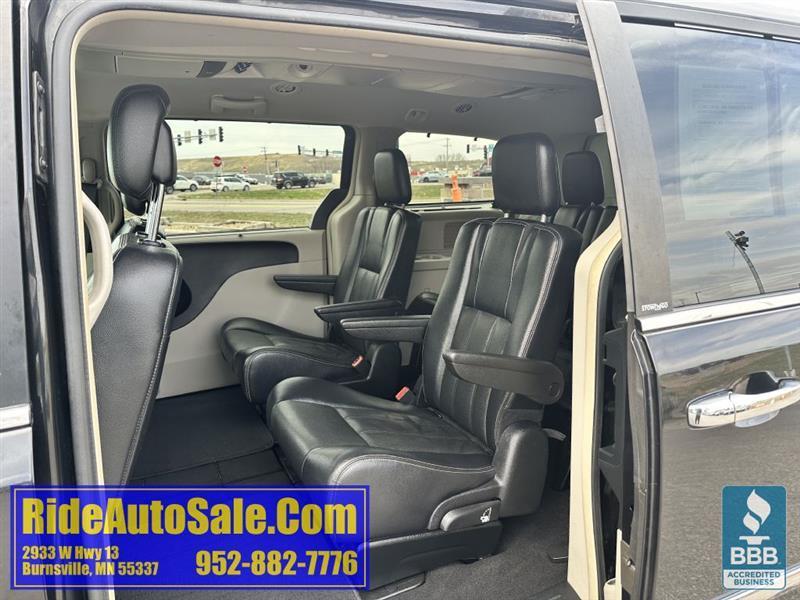 Chrysler Town & Country  2012