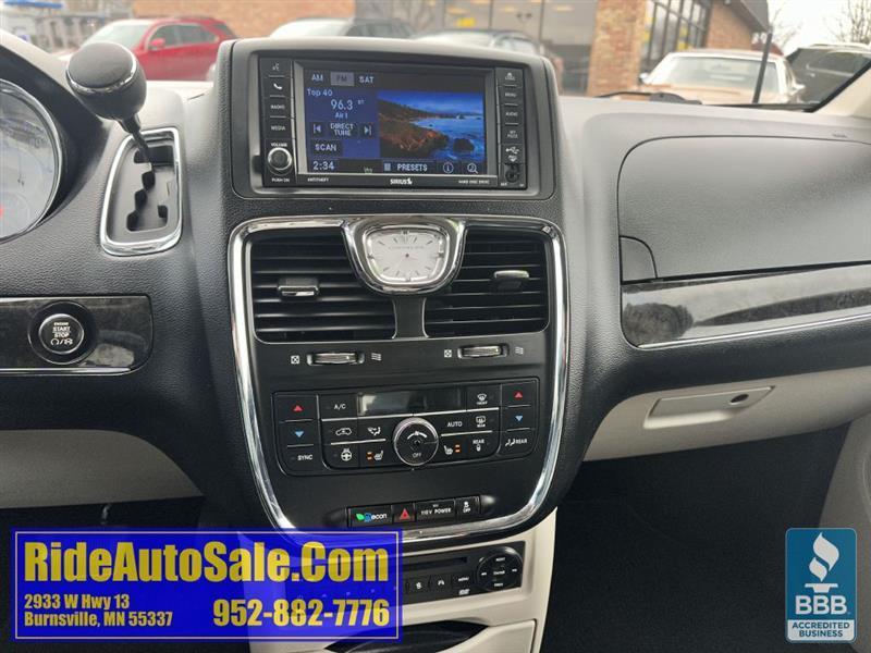 Chrysler Town & Country  2012