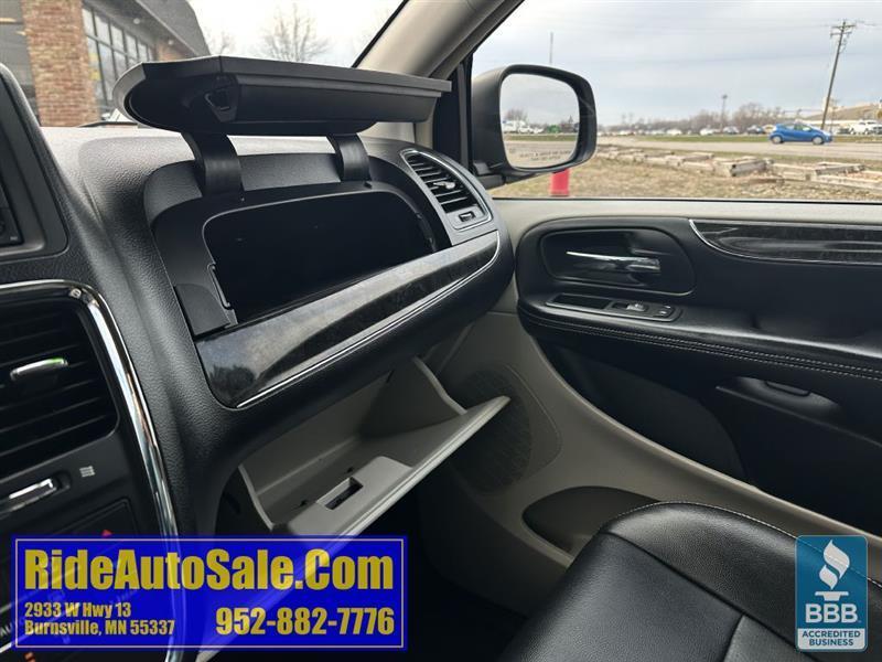 Chrysler Town & Country  2012