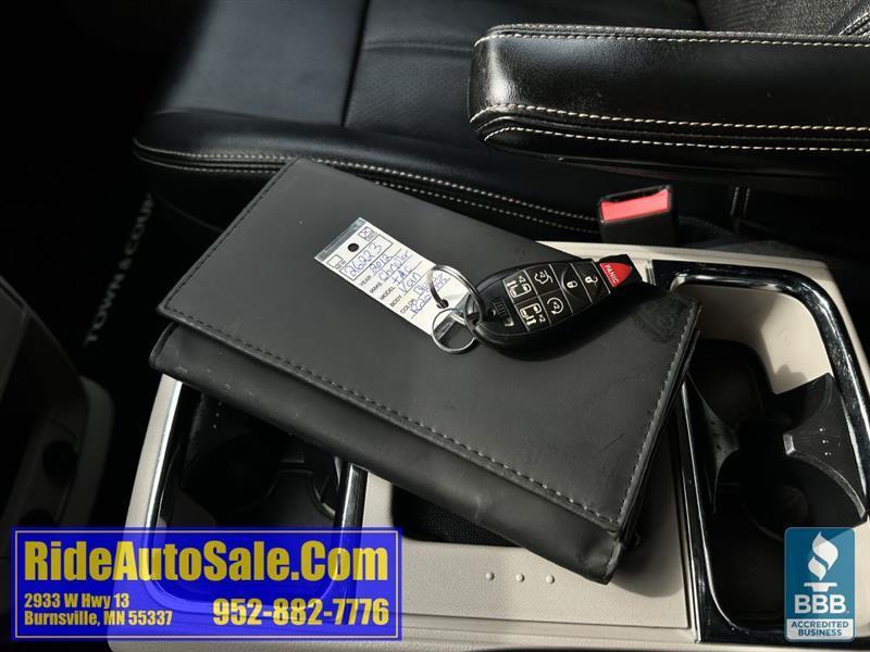 Chrysler Town & Country  2012