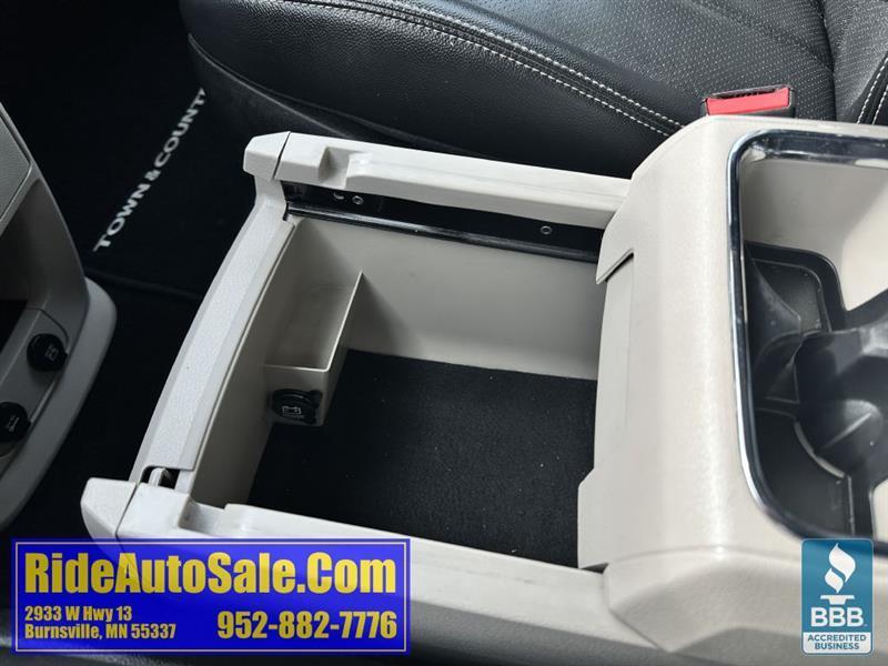 Chrysler Town & Country  2012