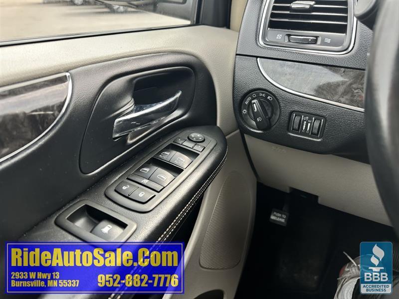 Chrysler Town & Country  2012