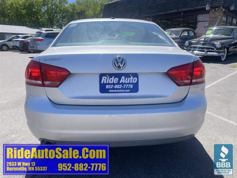 Volkswagen Passat  2012