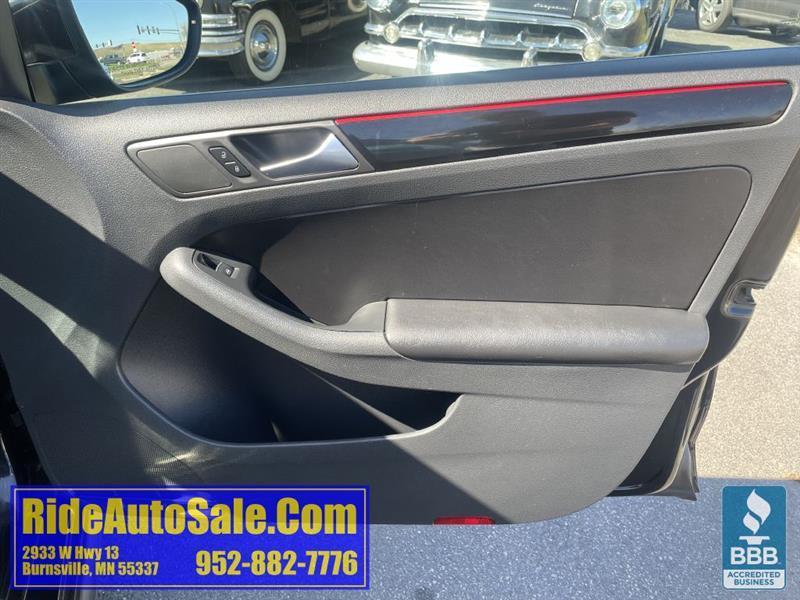 Volkswagen Jetta  2016