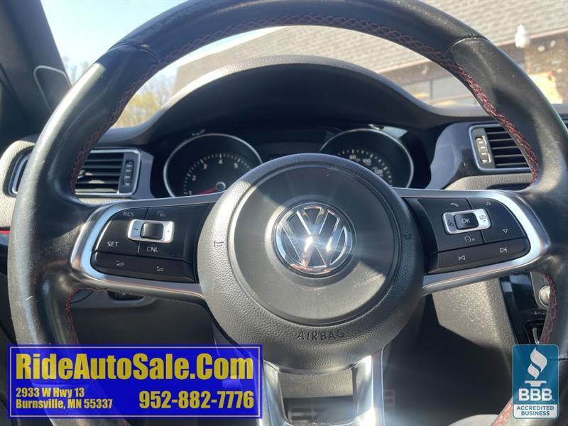 Volkswagen Jetta  2016