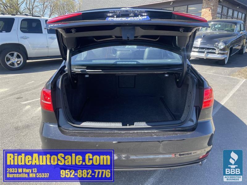 Volkswagen Jetta  2016