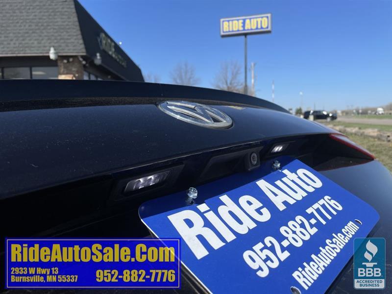 Volkswagen Jetta  2016