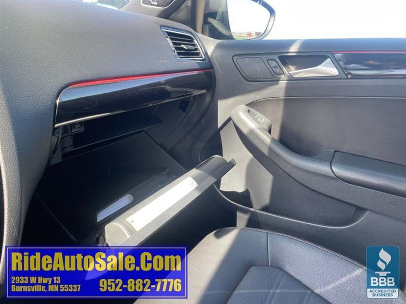 Volkswagen Jetta  2016