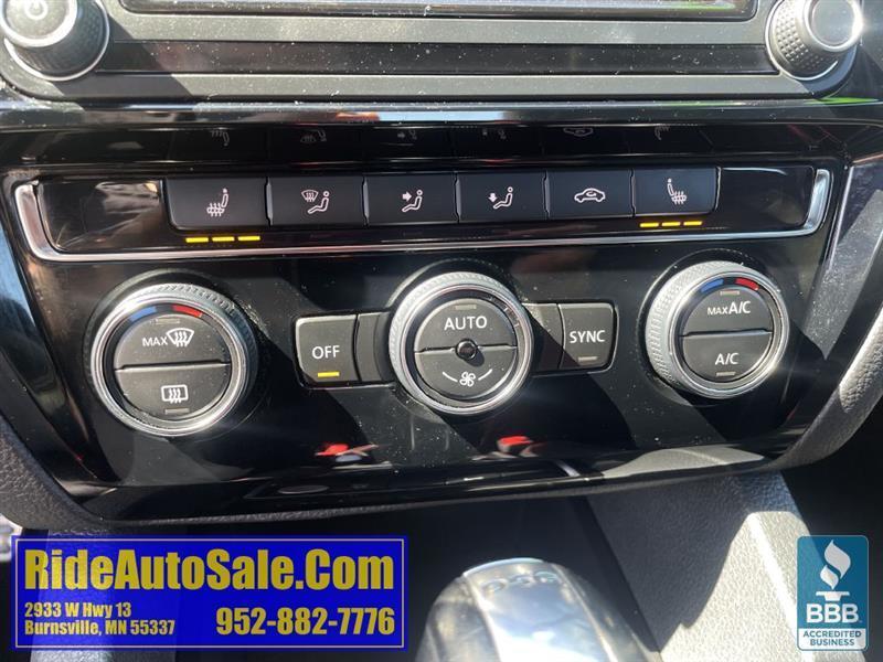 Volkswagen Jetta  2016