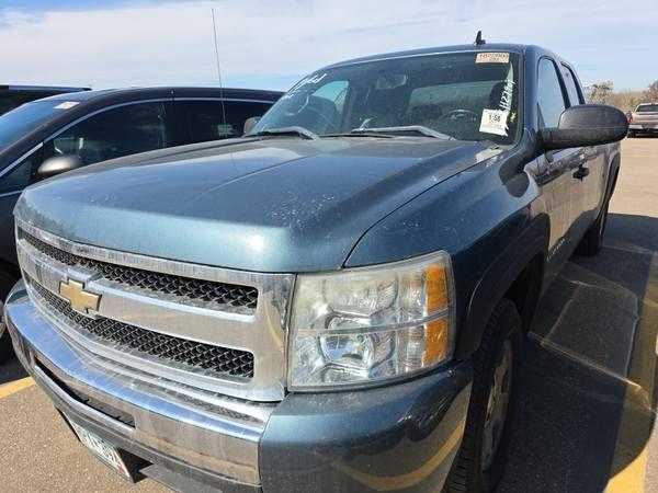 2011 Chevrolet Silverado 1500 LT, Extended cab 4dr, 5.3 V8, 1 owner !