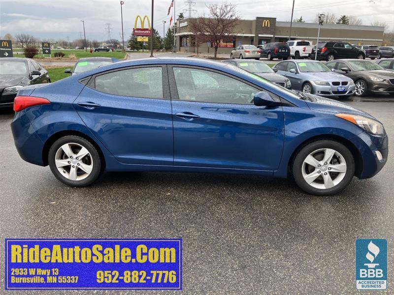Hyundai Elantra  2013