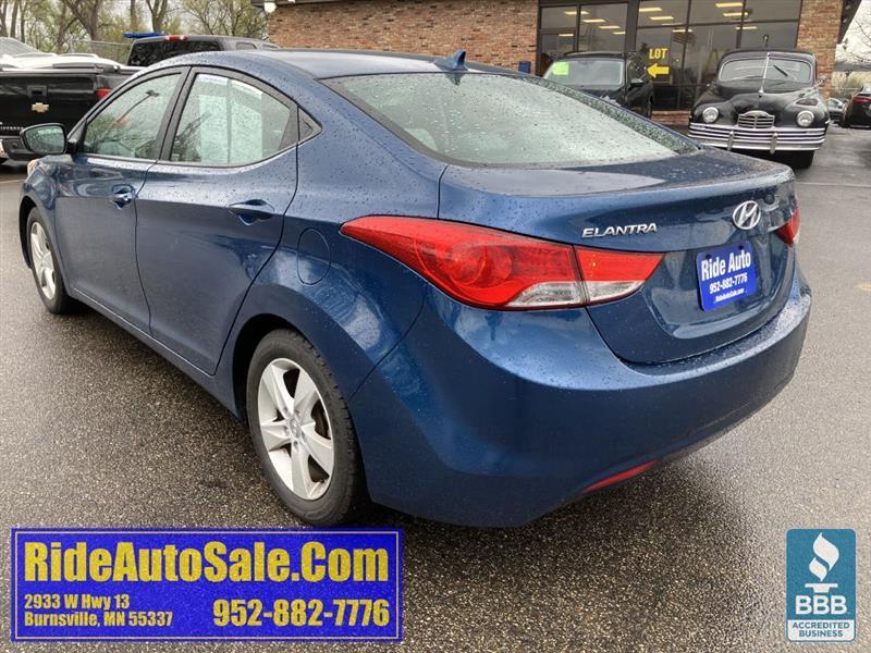Hyundai Elantra  2013