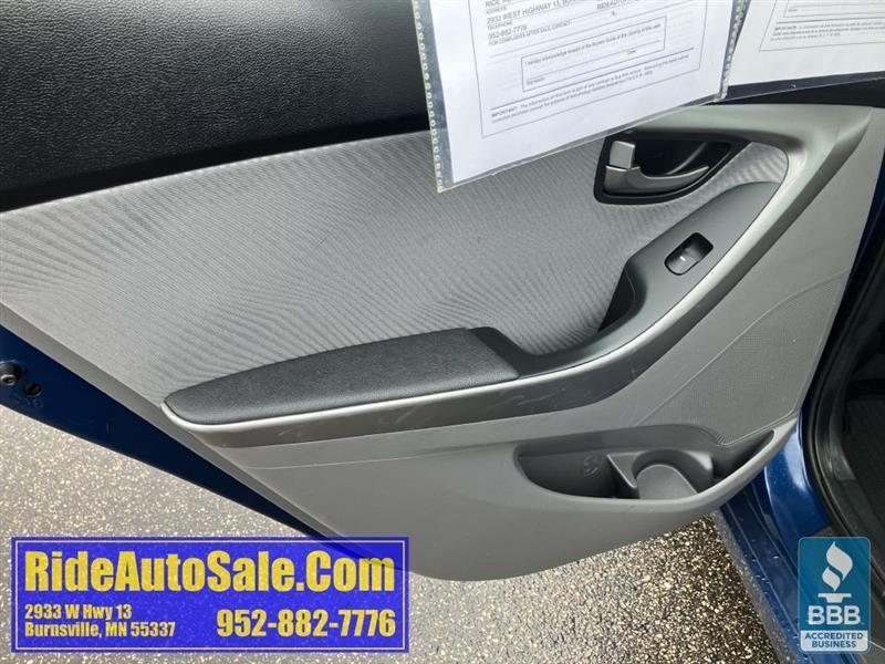 Hyundai Elantra  2013